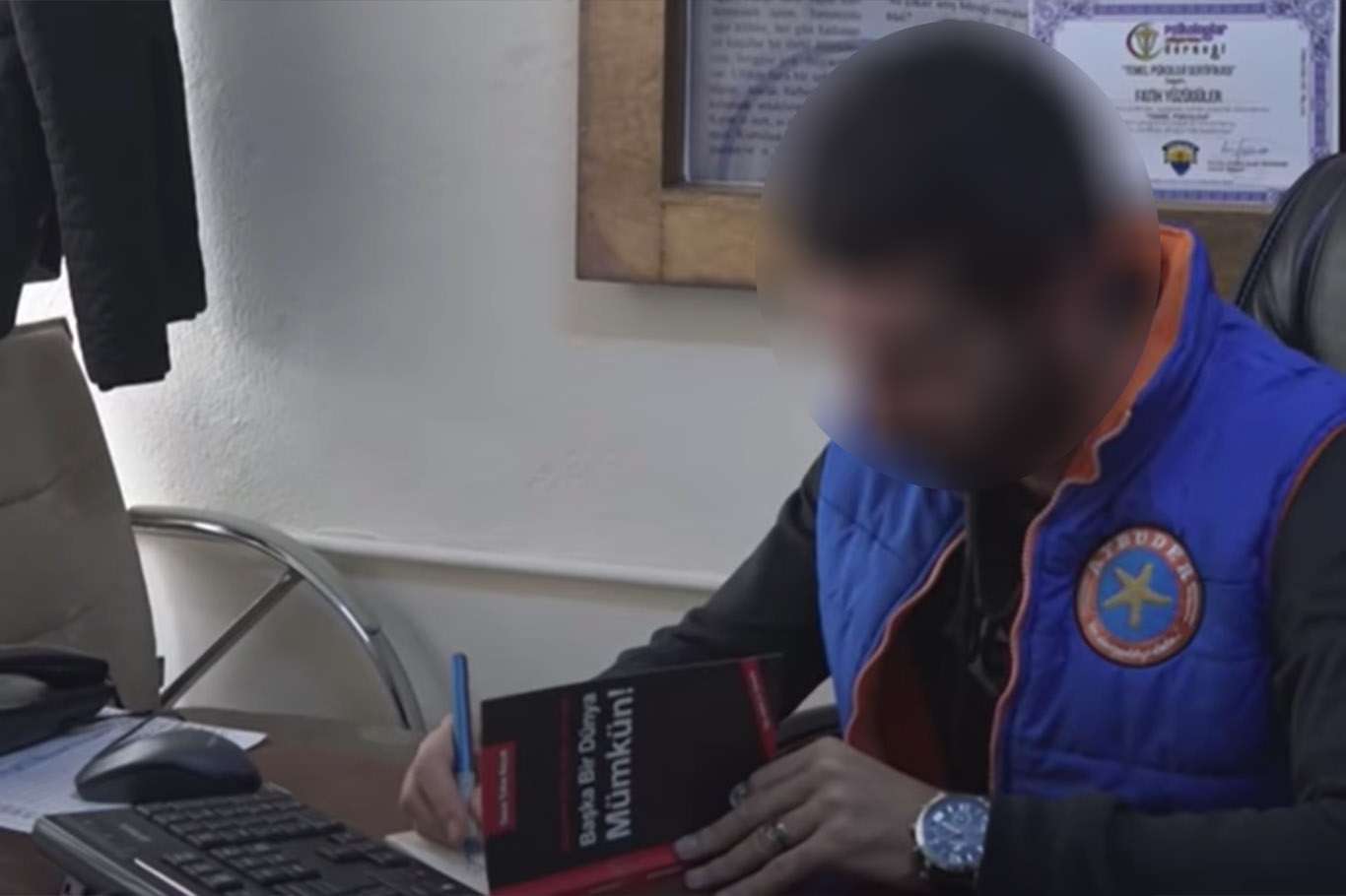 ​Yıllarca bağımlısı olduğu uyuşturucuya bulaşanları kurtarmaya çalışıyor